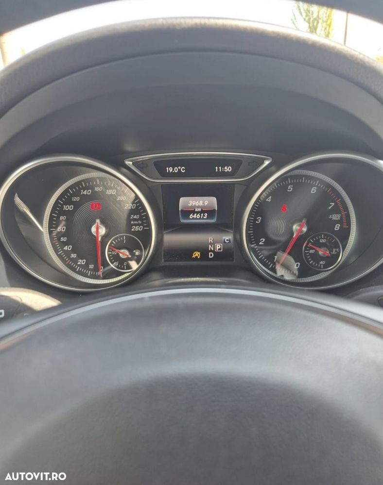 Mercedes-Benz GLA - 5