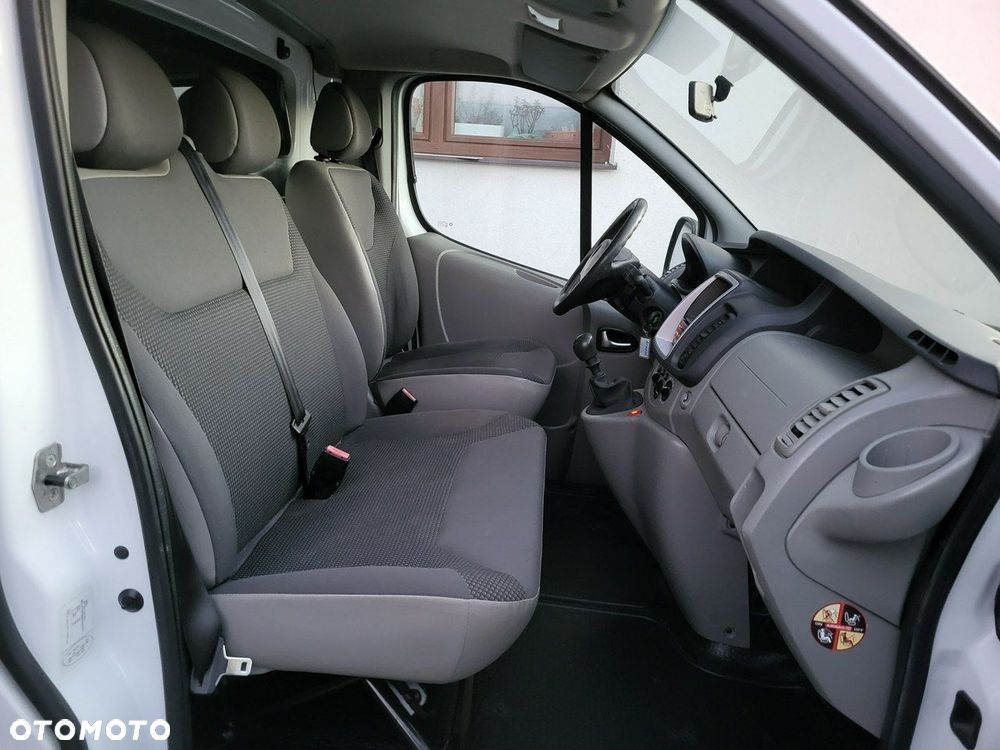 Opel Vivaro - 10