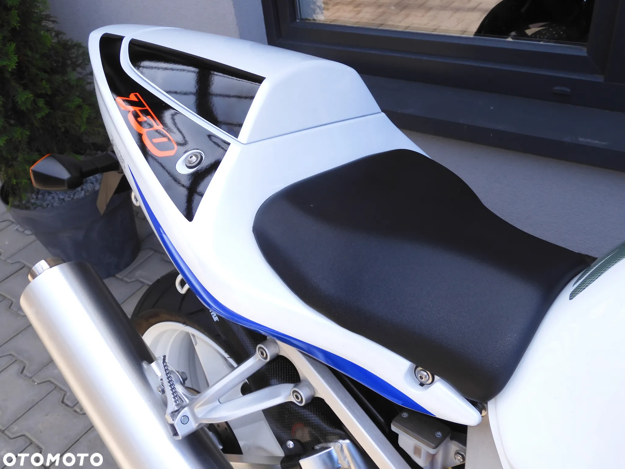 Suzuki GSX-R - 10