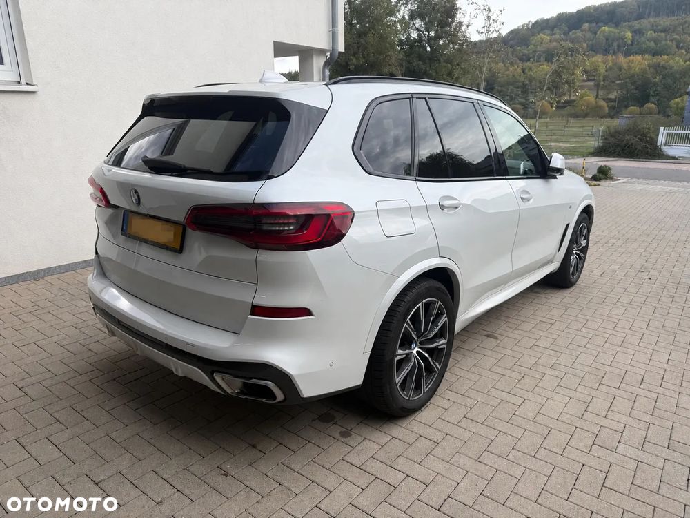 BMW X5 2019 photo 2