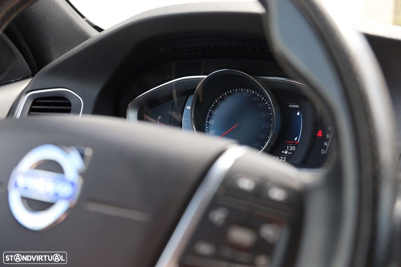 Volvo V60 2.4 D6 R-Design Mom.AWD Phev - 26