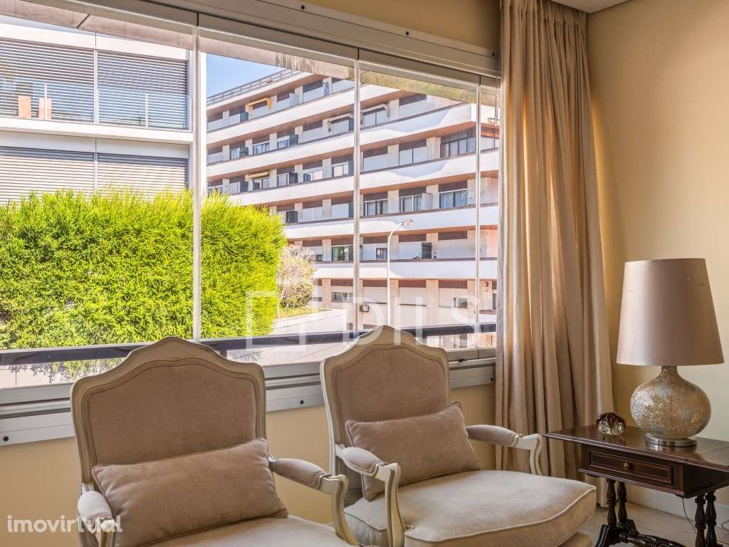 Apartamento T3, com boas áreas, junto ao Casino Estoril - Grande imagem: 4/31