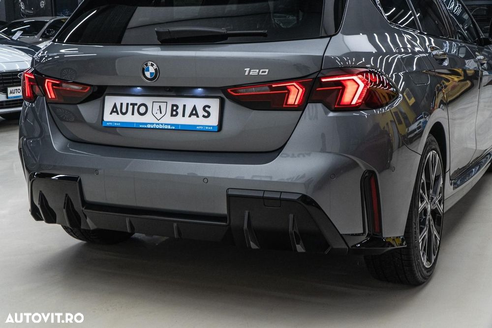 BMW Seria 1 120 AT MHEV - 12