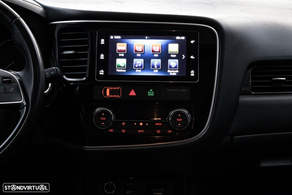 Mitsubishi Outlander 2.2 DI-D Intense+ - 19