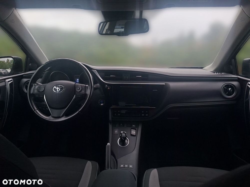 Toyota Auris - 14