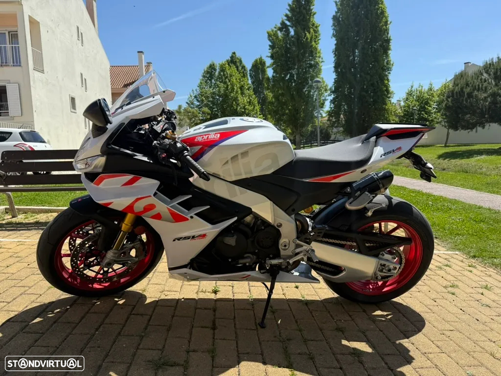 Aprilia RS RSV4 Factory - 2