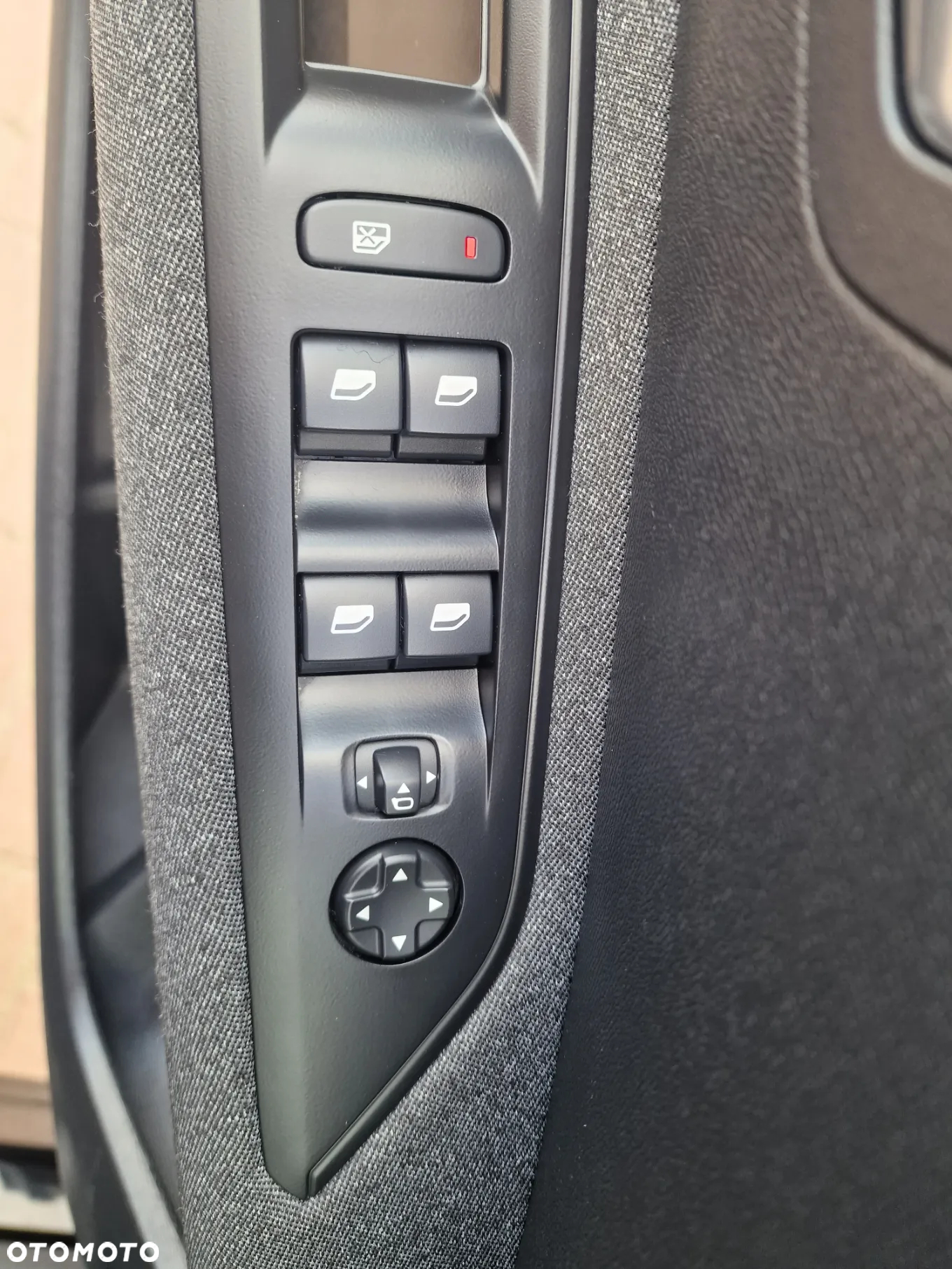 Peugeot 3008 PureTech 130 Stop & Start GPF Allure - 17