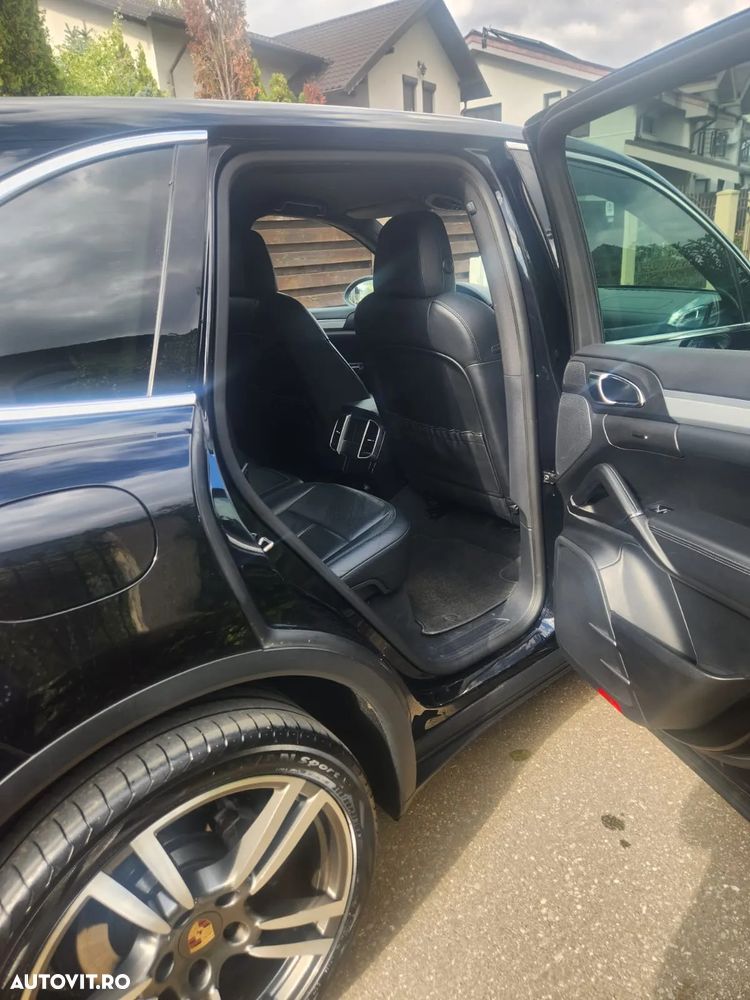 Porsche Cayenne - 22