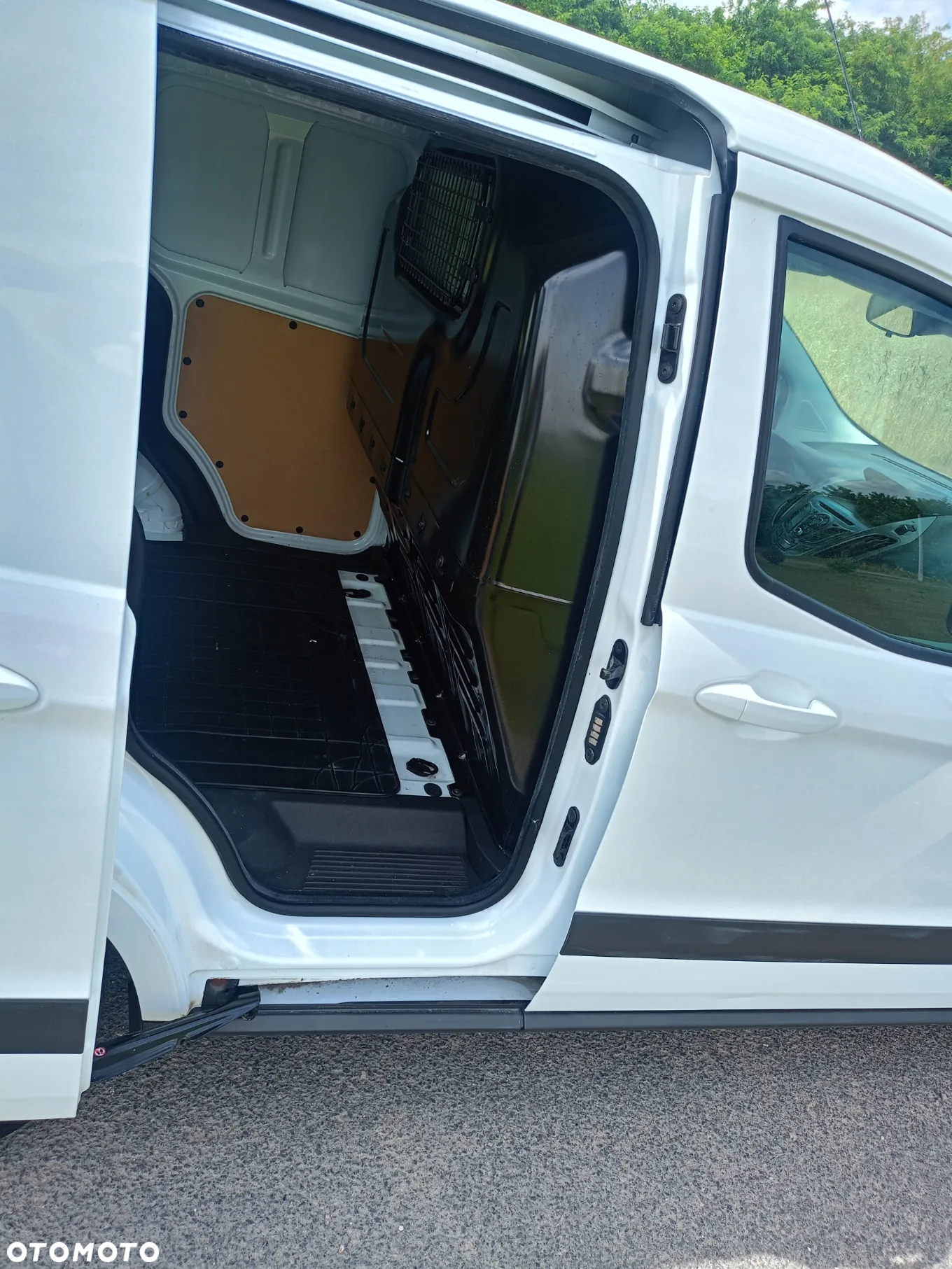 Ford courier - 16