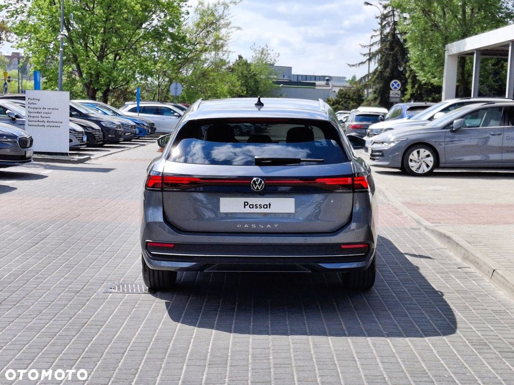 Volkswagen Passat - 8