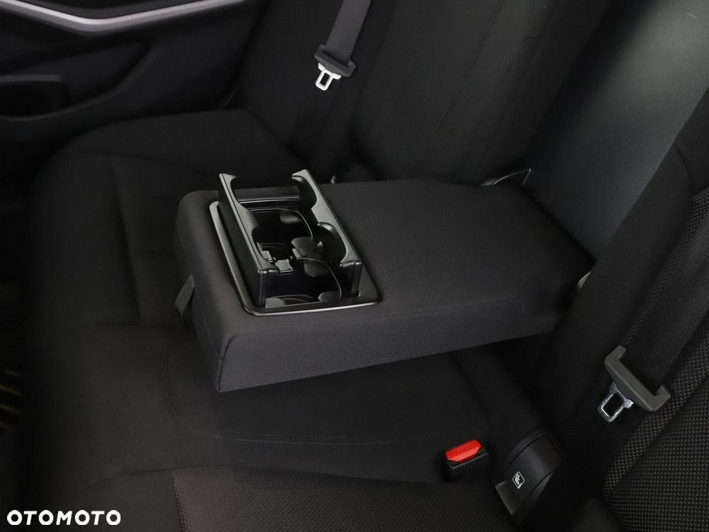 BMW Seria 3 318i - 41