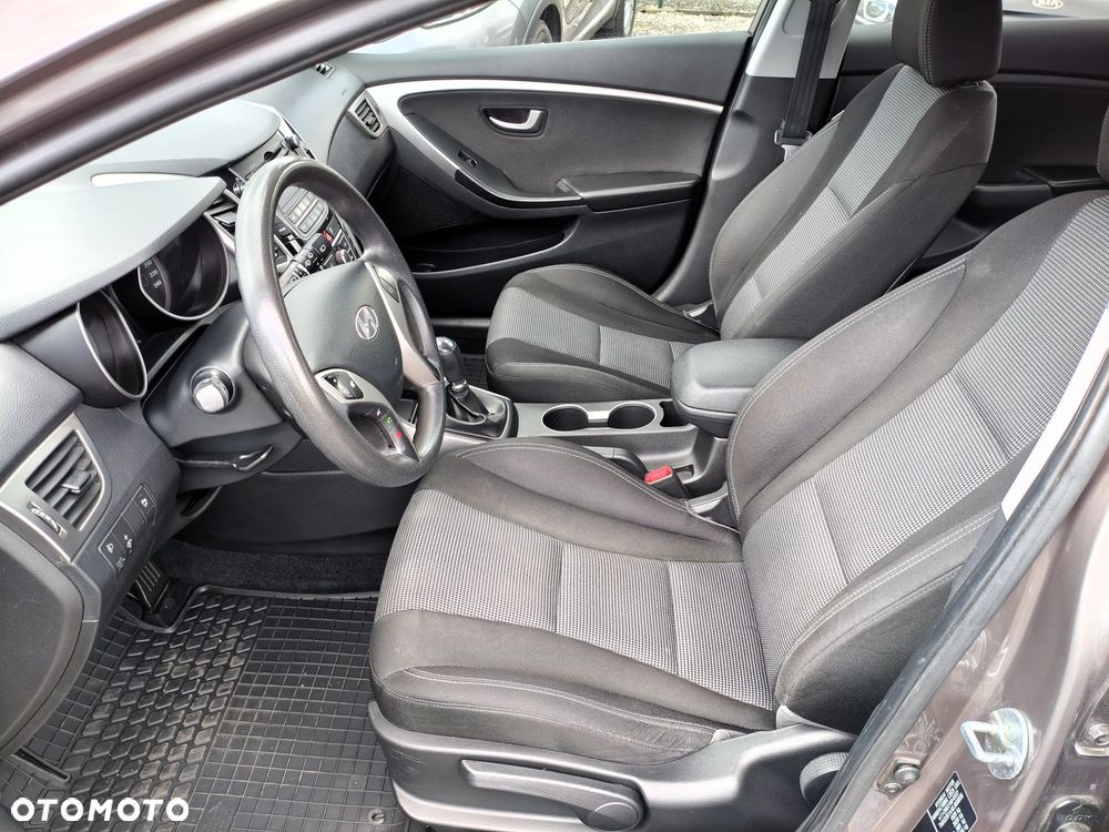 Hyundai i30 i30cw 1.4 Classic - 13