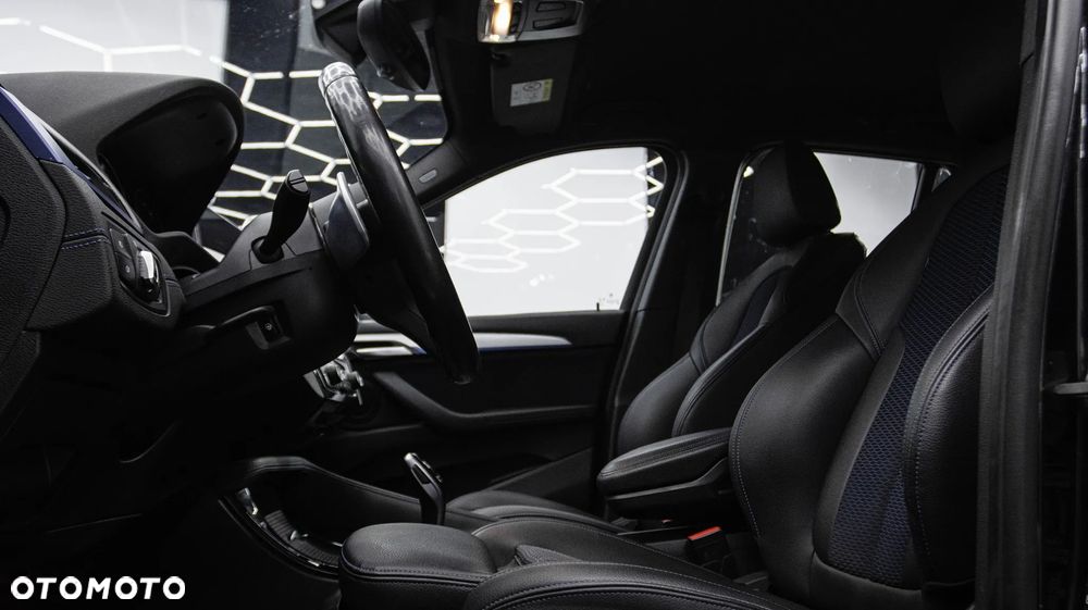 BMW X1 xDrive20i M Sport - 13