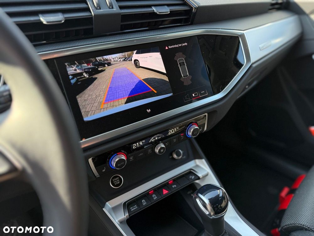 Audi Q3 Sportback - 16