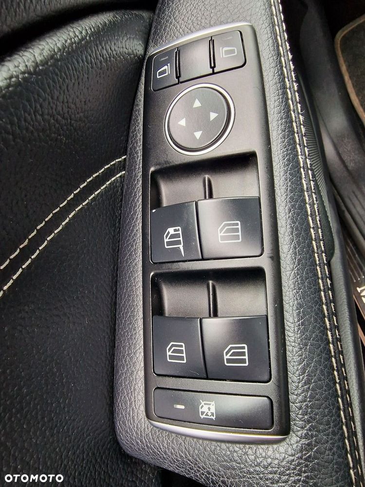 Mercedes-Benz Klasa A 180 (BlueEFFICIENCY) Urban - 36
