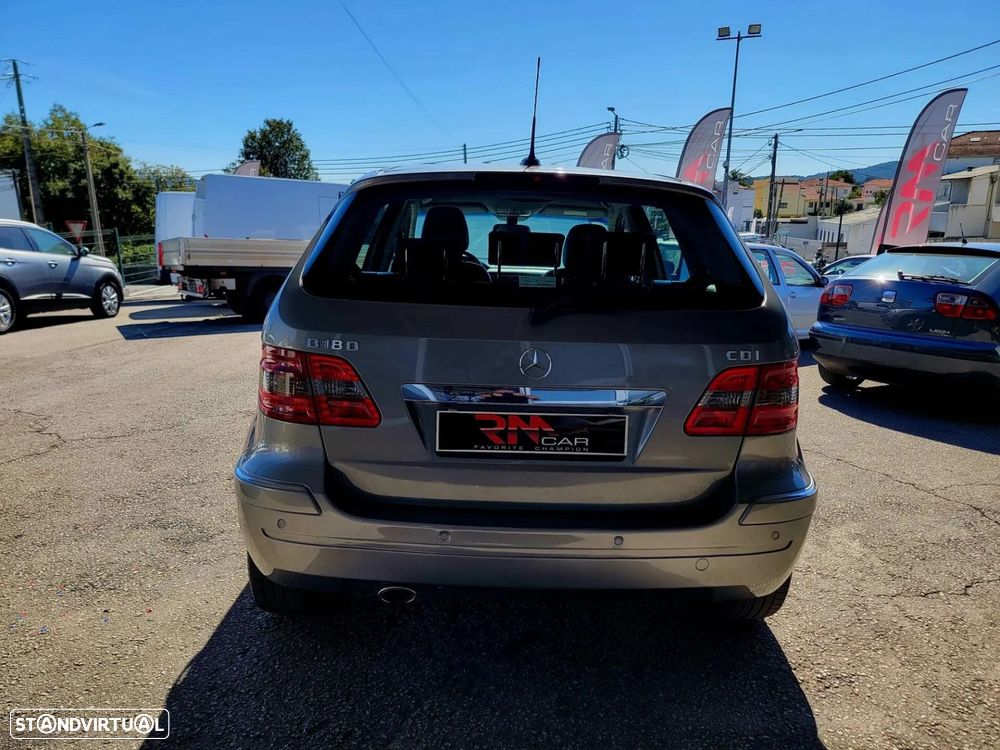 Mercedes-Benz B 180 - 4