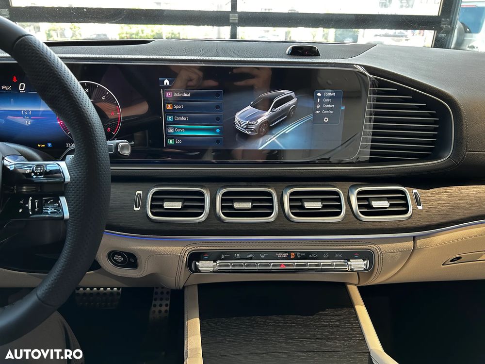 Mercedes-Benz GLS - 22