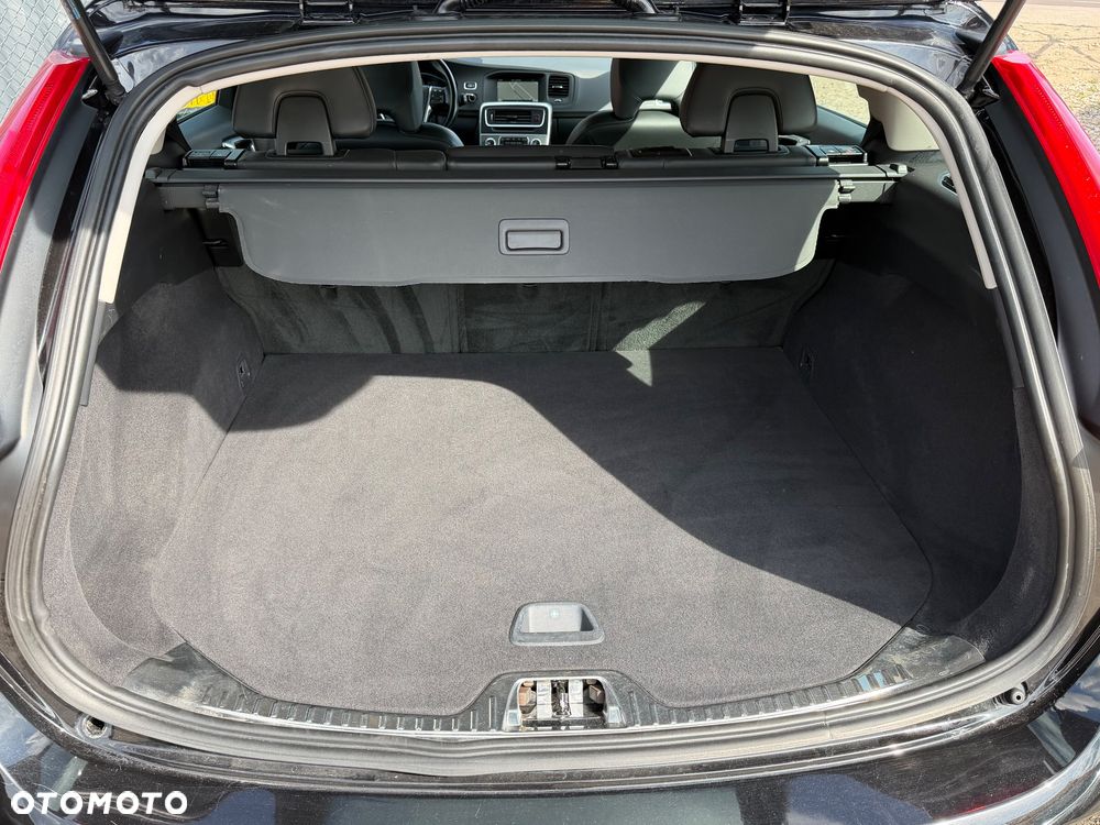 Volvo V60 D3 Drive-E Momentum - 32