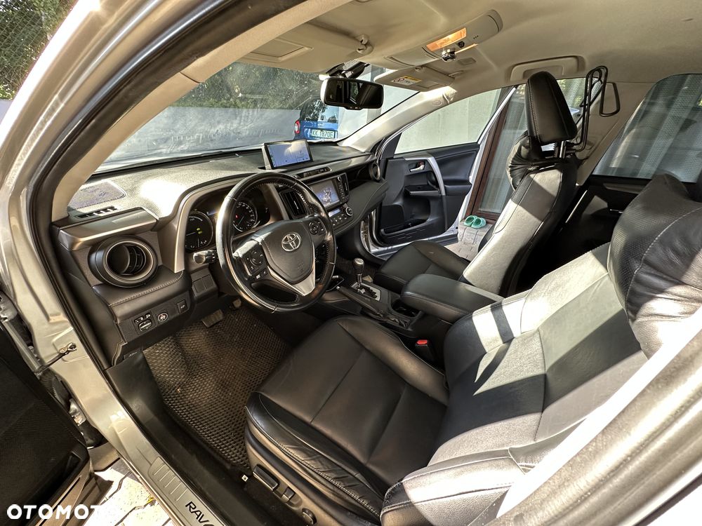 Toyota RAV4 Hybrid Premium 4x4 - 24