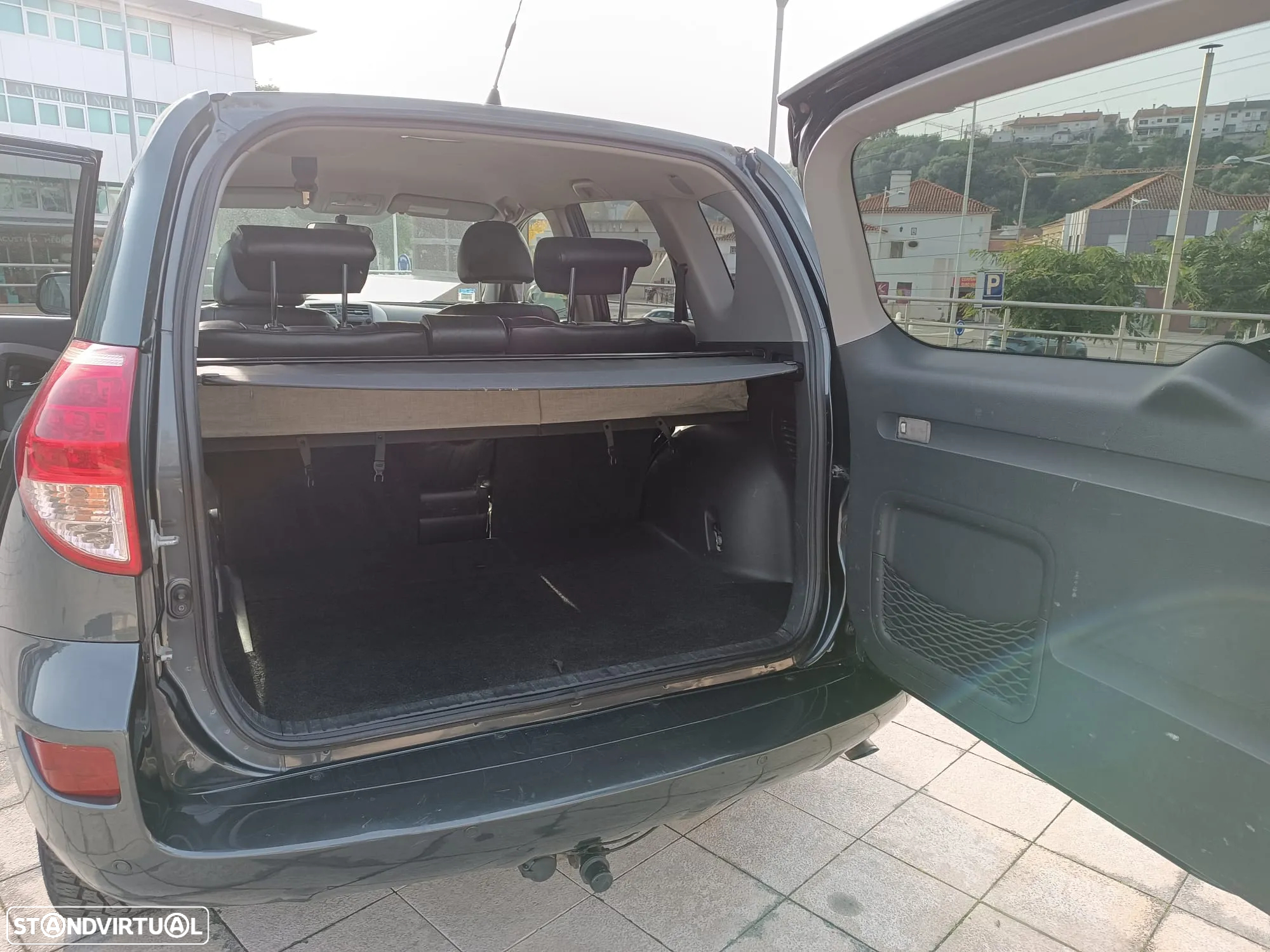 Toyota RAV4 2.2 D-4D - 9