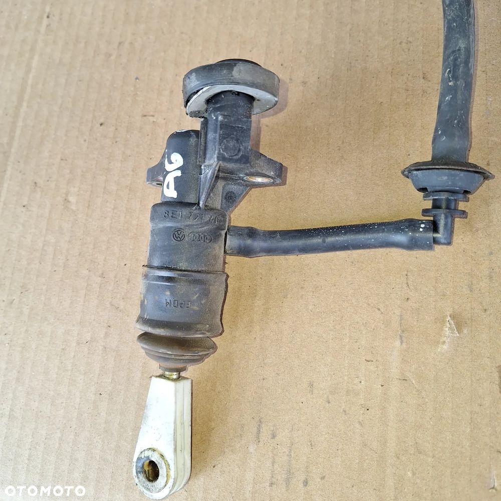 POMPA POMPKA SPRZEGLA AUDI A6 C5 PASSAT A4  8E1721401 - 8