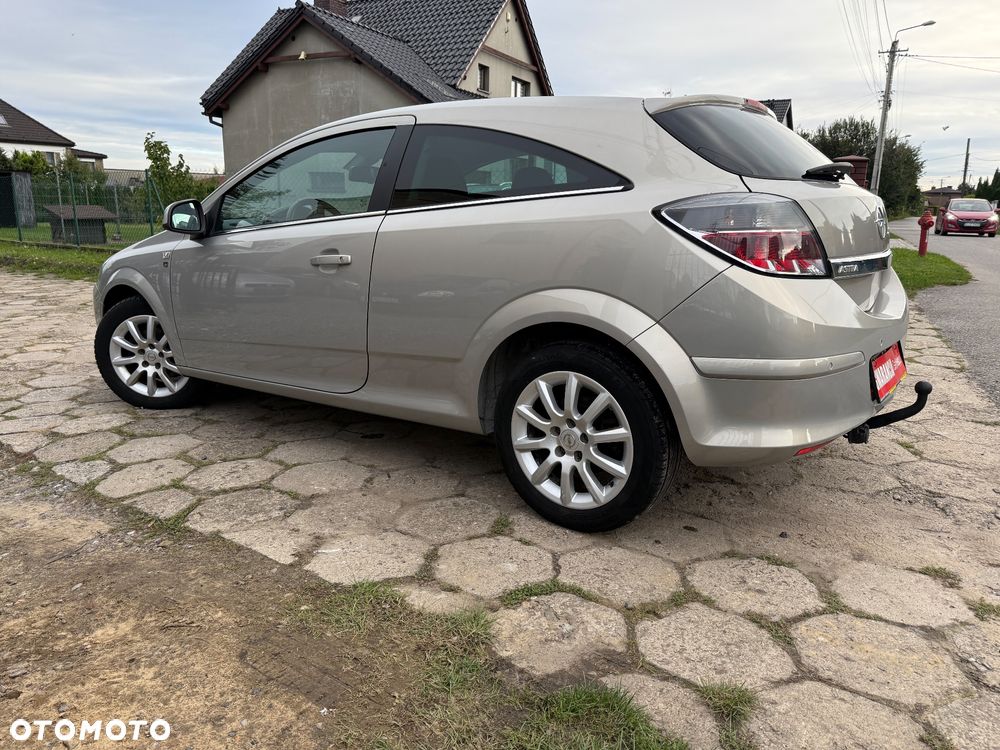 Opel Astra III GTC 1.6 111 - 6