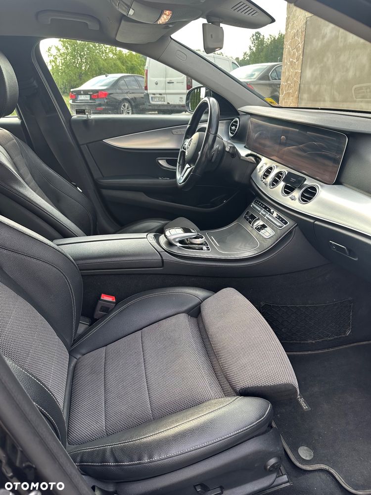 Mercedes-Benz Klasa E 220 d 4-Matic Avantgarde - 19