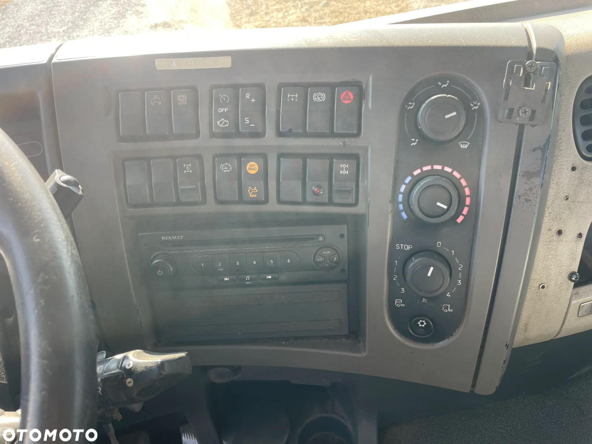 Renault Premium Lander 6X4 - 10