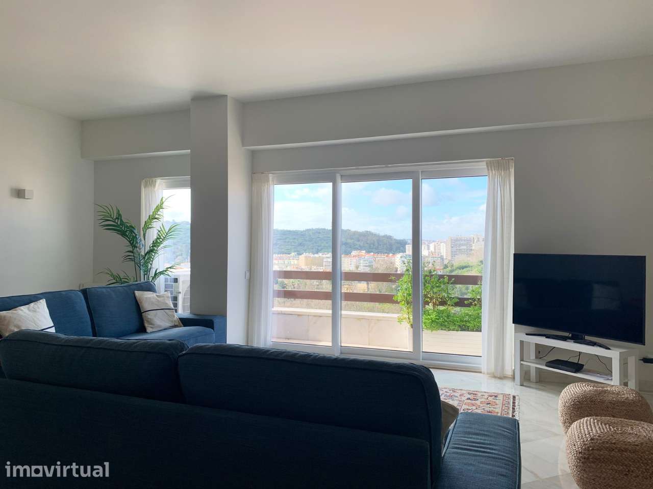 Arrendamento residencial de apartamento T4 em Sete Rios - Grande imagem: 3/26