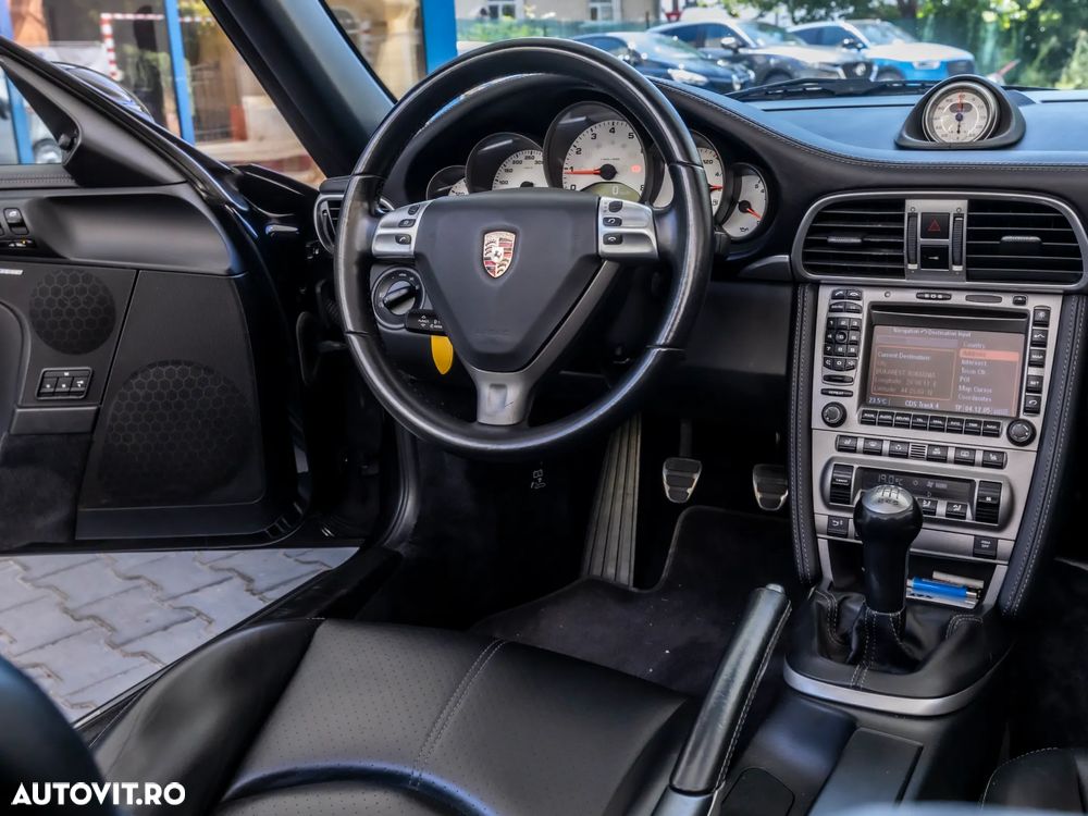 Porsche 911 Carrera 4 S Cabrio - 7