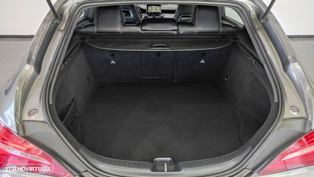 Mercedes-Benz CLA 200 d Shooting Brake AMG Line - 20