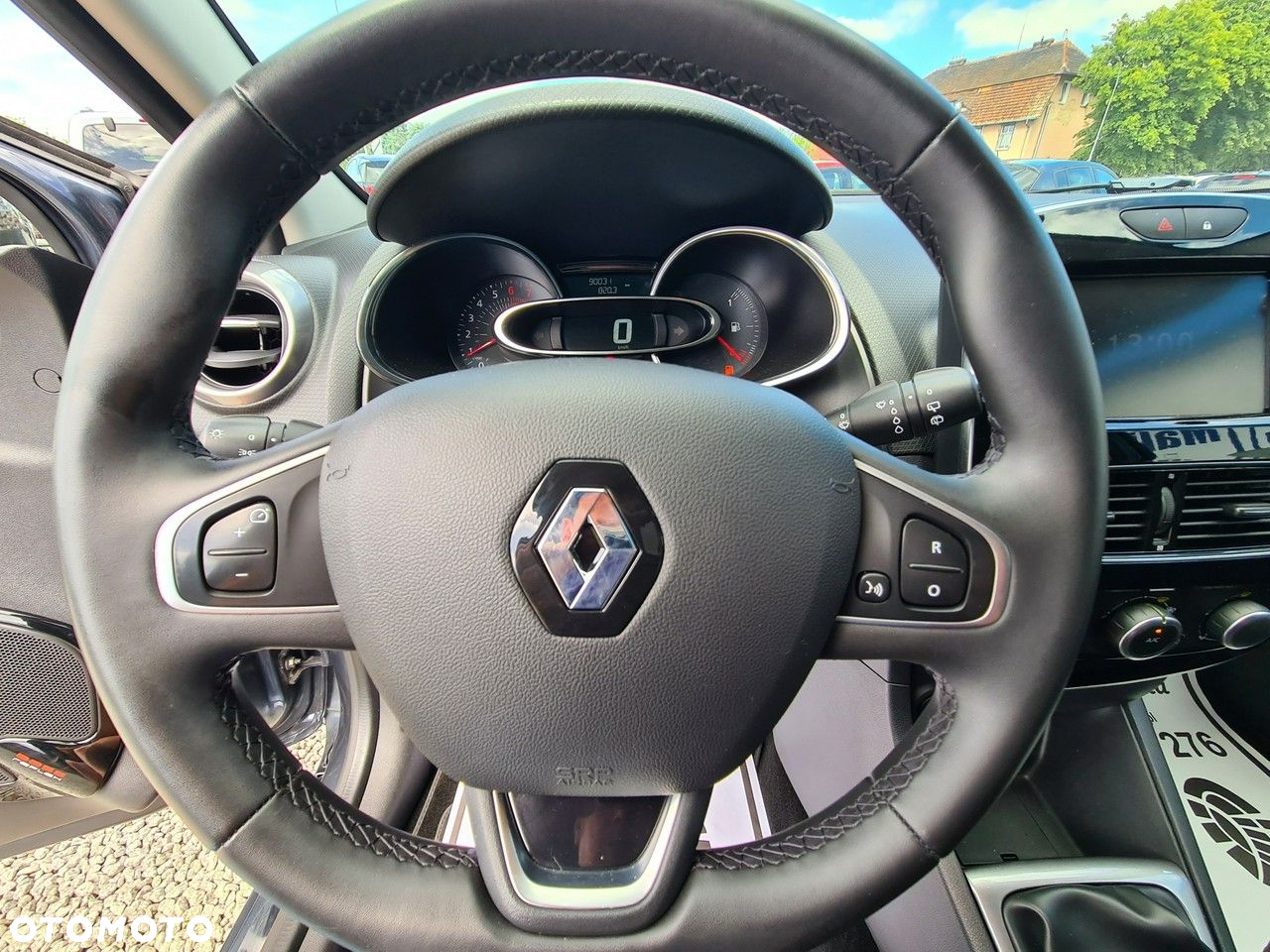Renault Clio 1.2 16V 75 LIMITED - 19