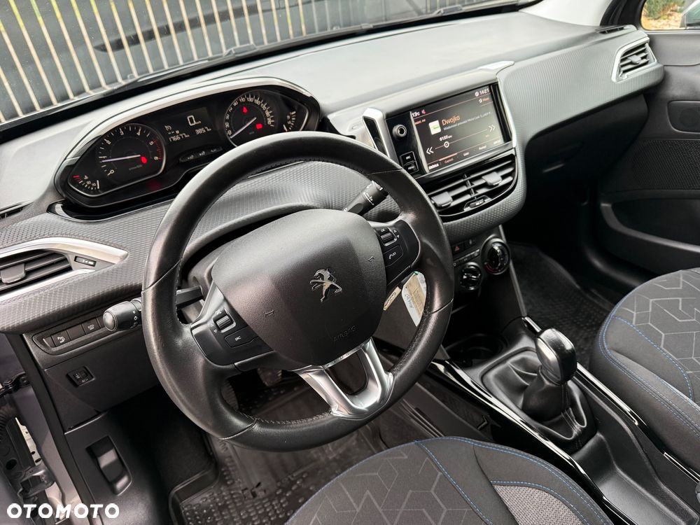 Peugeot 2008 BlueHDi 100 STOP & START Signature - 16