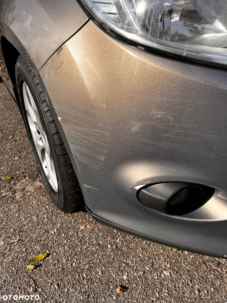 Ford Focus 1.6 Ambiente - 30