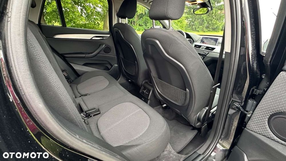 BMW X1 sDrive18d xLine - 29