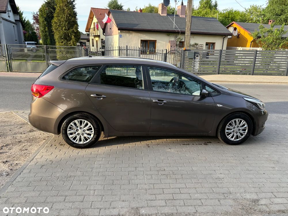 Kia Ceed - 4