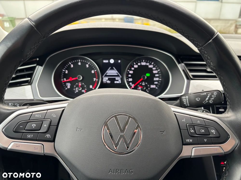 Volkswagen Passat Variant 2.0 TSI Business DSG - 13