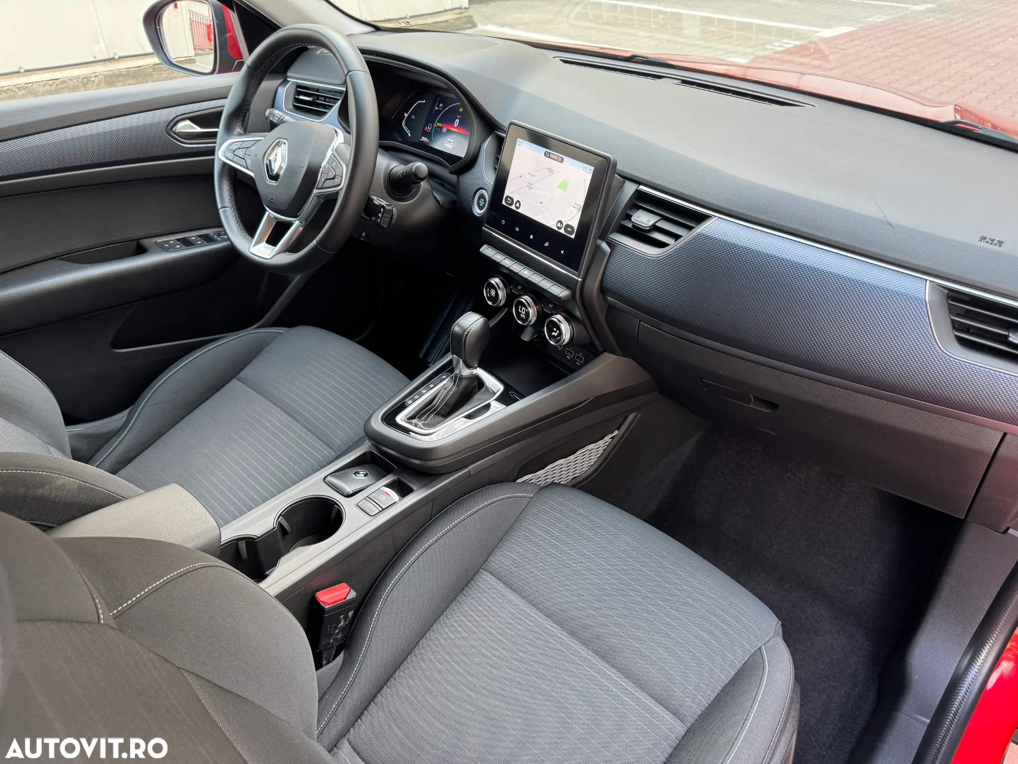 Renault Arkana E-TECH Hybrid 145 Techno - 13