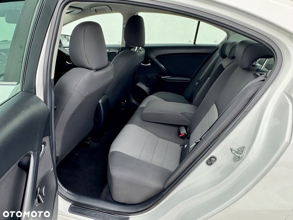 Toyota Avensis 1.6 D-4D Prestige - 8