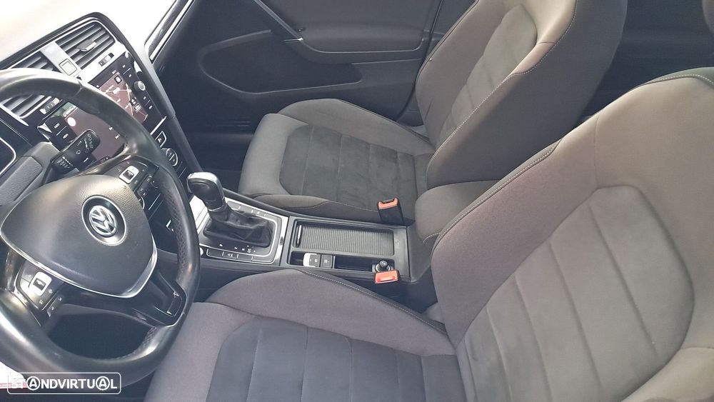 VW Golf 1.5 eTSI R-Line DSG - 18