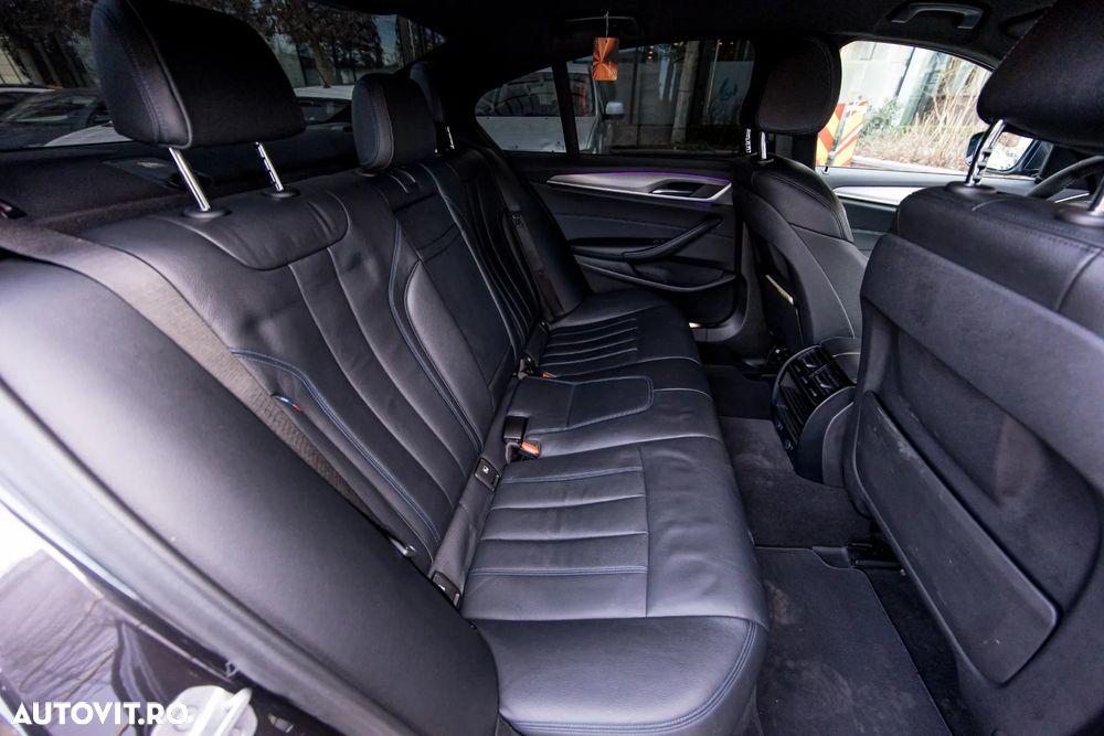 BMW Seria 5 520i AT - 36