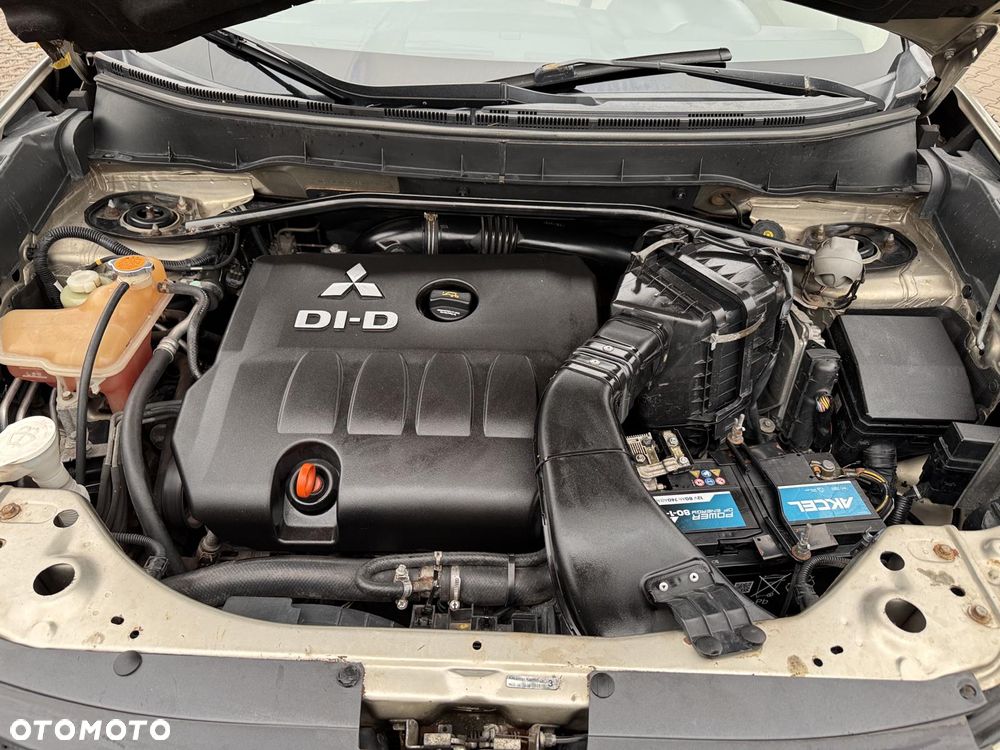 Mitsubishi Outlander 2.0 DID Instyle - 16