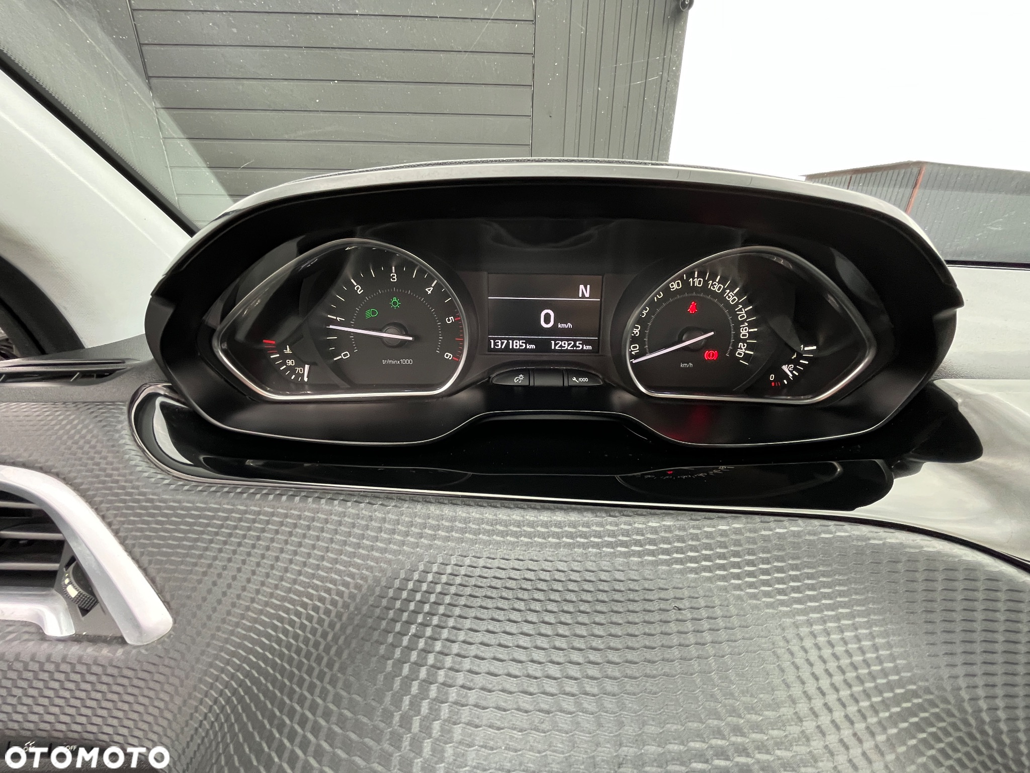 Peugeot 2008 e-HDi FAP 92 ETG6 STOP & START Allure - 18