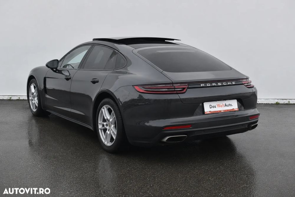 Porsche Panamera - 4