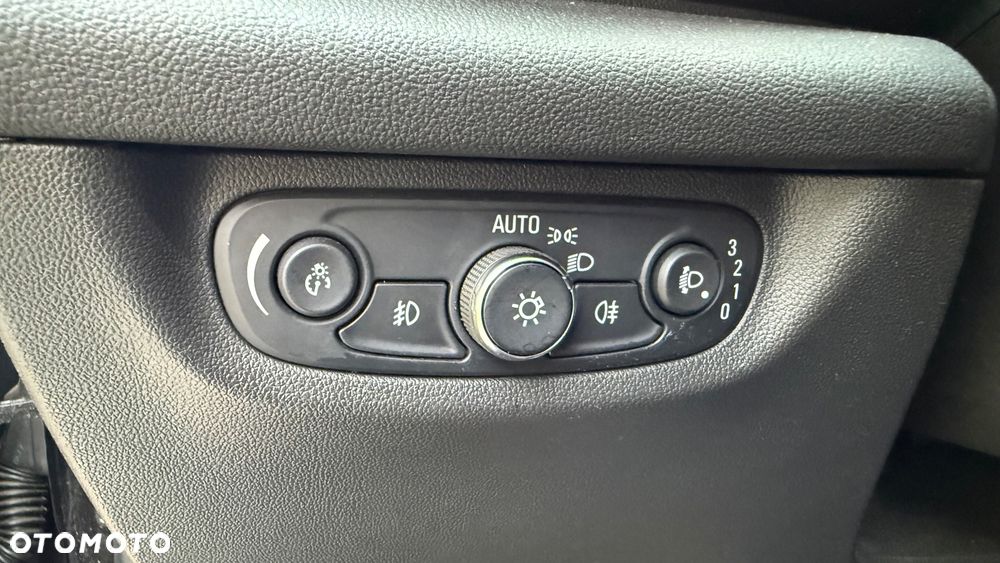 Opel Insignia - 25