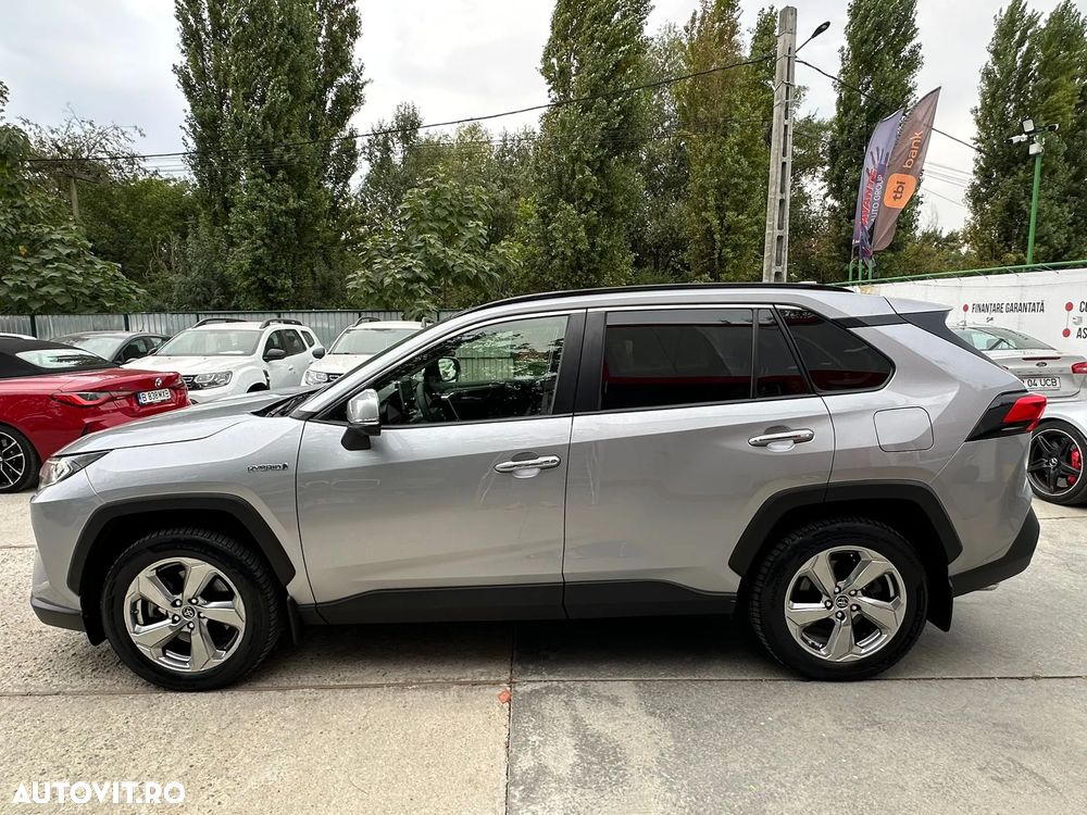 Toyota RAV4 - 6