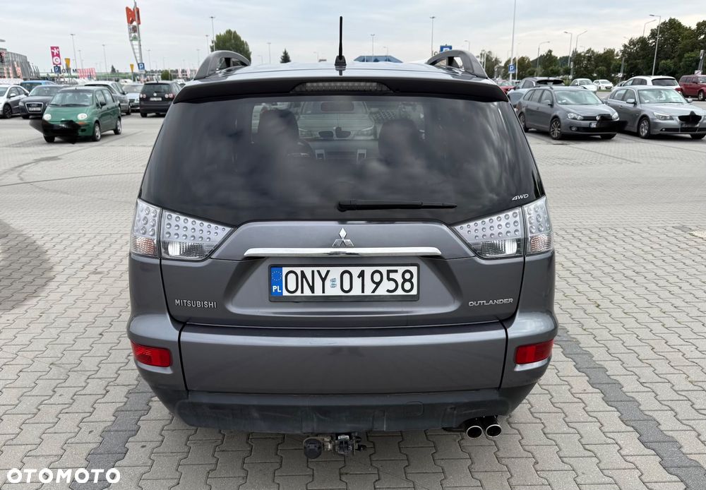 Mitsubishi Outlander - 8