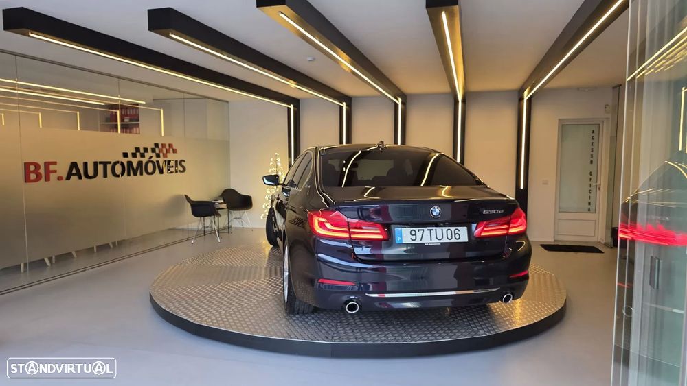 BMW 530 e iPerformance Line Luxury - 17