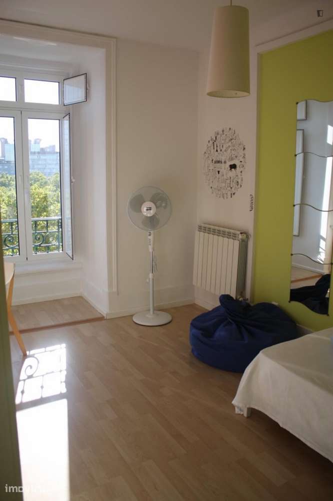 Quarto - localizado em Entrecampos Lisbon - Grande imagem: 4/40