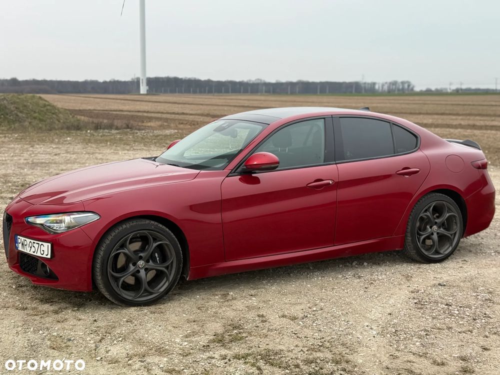 Alfa Romeo Giulia 2.0 Turbo 16V AT8-Q4 Ti - 3